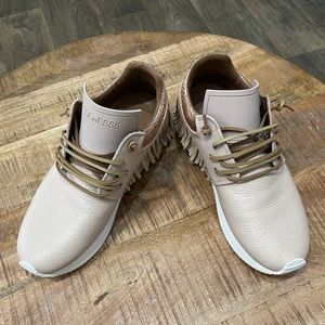 ESSEutESSE Sz 9 Blush